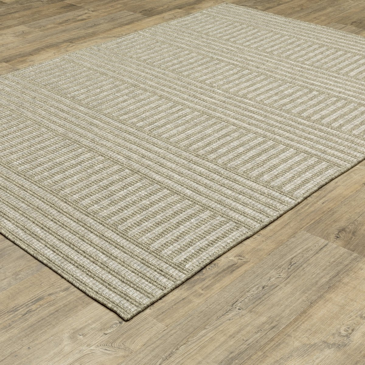 Oriental Weavers Sphinx Tortuga Tr02A Beige/ Black Rug.
