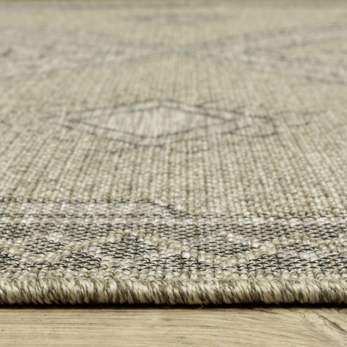 Oriental Weavers Sphinx Tortuga Tr08A Beige/ Black Rug.