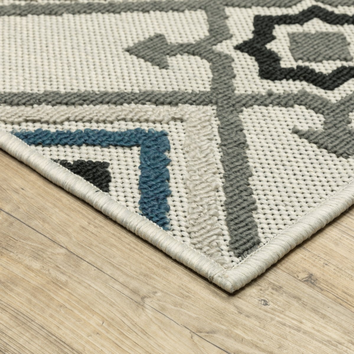 Oriental Weavers Torrey 004Y1 Beige/ Blue Rug.