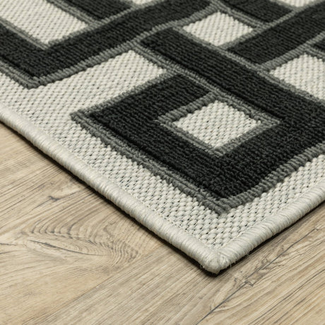 Oriental Weavers Torrey 1530I Beige/ Black Rug.