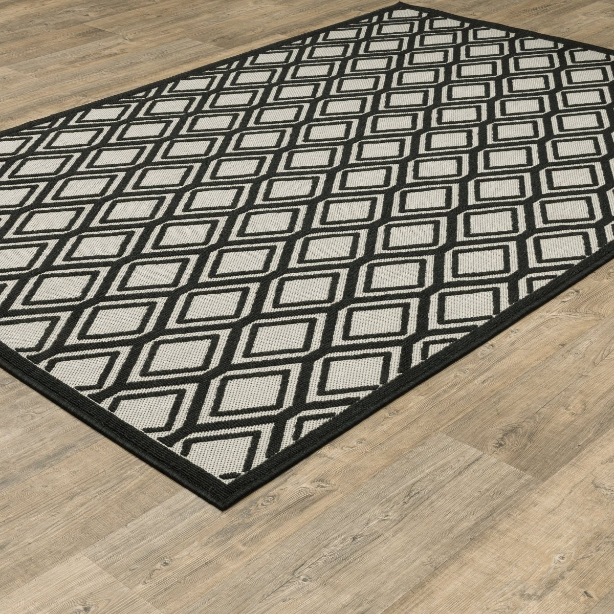 Oriental Weavers Torrey 4151G Beige/ Black Rug.