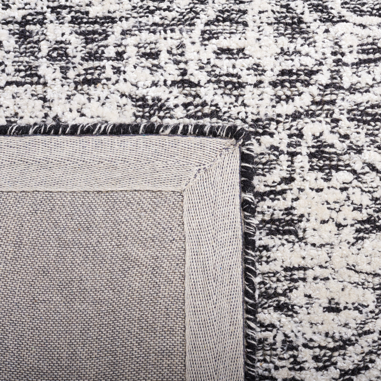 Safavieh Precious Pre301Z Black/Ivory Rug.