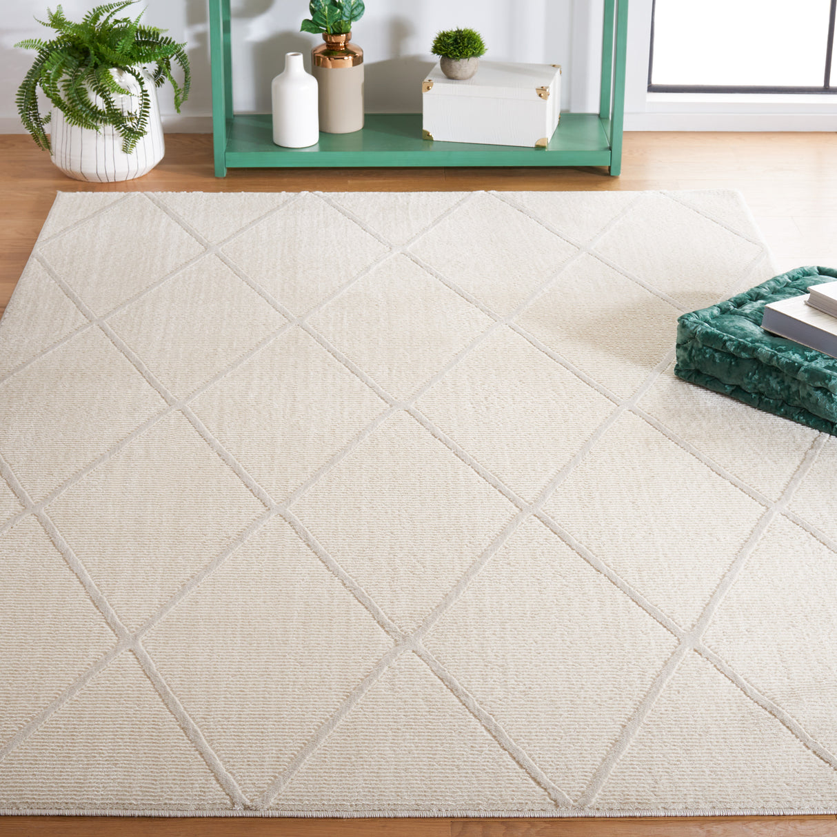 Safavieh Revive Rev104A Ivory Rug.