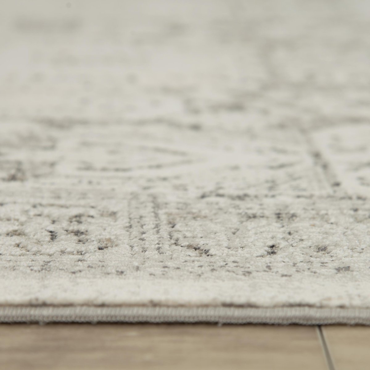 Rizzy Calabria Cla796 Ivory Rug.