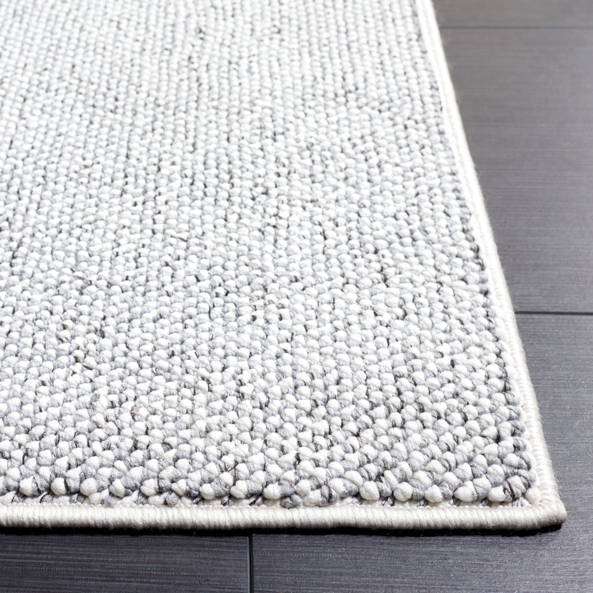 Safavieh River Rvr600G Grey/Ivory Rug.