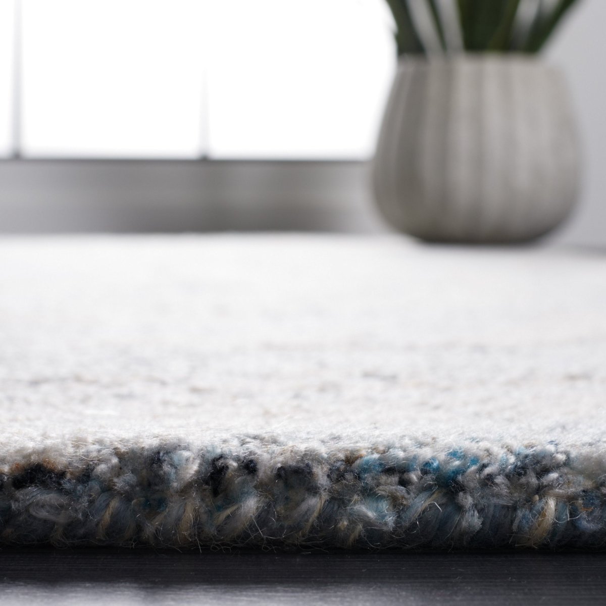 Safavieh Abstract Abt148M Beige/Blue Rug.