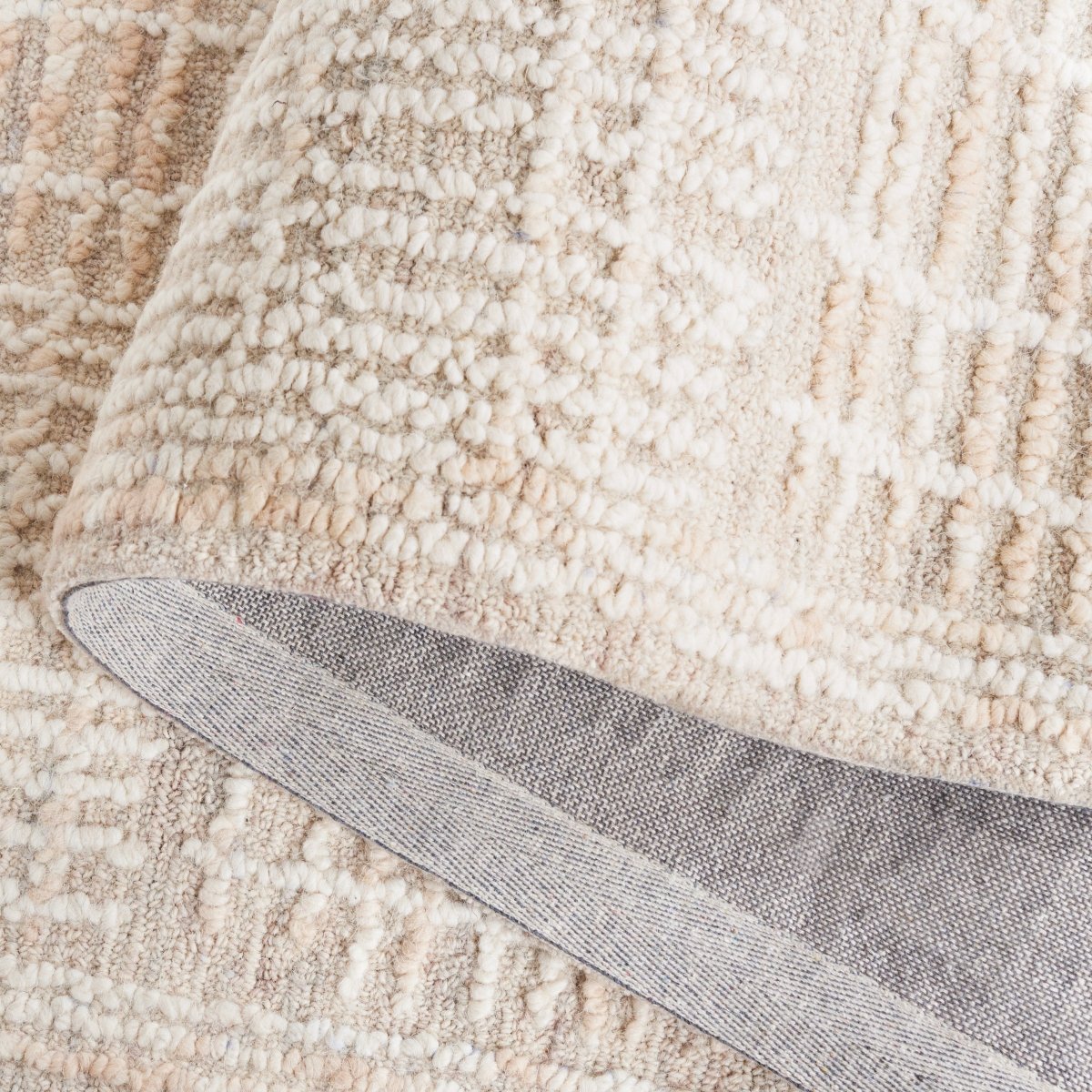 Safavieh Abstract Abt275E Light Brown/Ivory Rug.