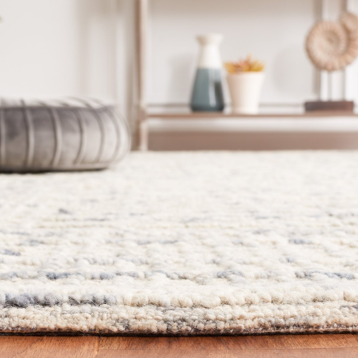 Safavieh Abstract Abt275K Light Blue/Ivory Rug.