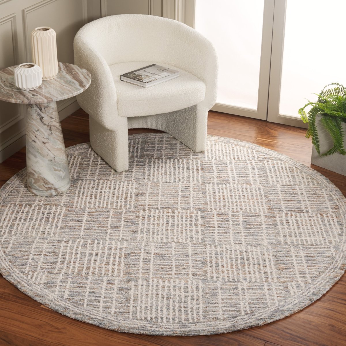 Safavieh Abstract Abt275T Brown/Ivory Rug.