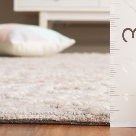 Safavieh Abstract Abt279B Beige/Grey Rug.