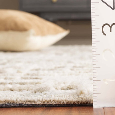 Safavieh Abstract Abt280W Grey/Sage Rug.