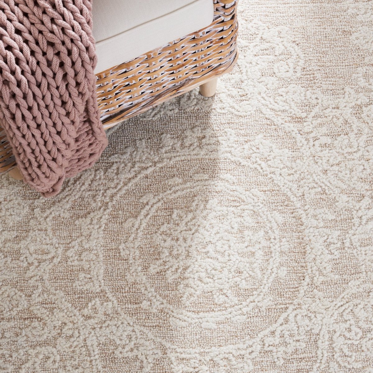 Safavieh Abstract Abt357B Ivory/Beige Rug.