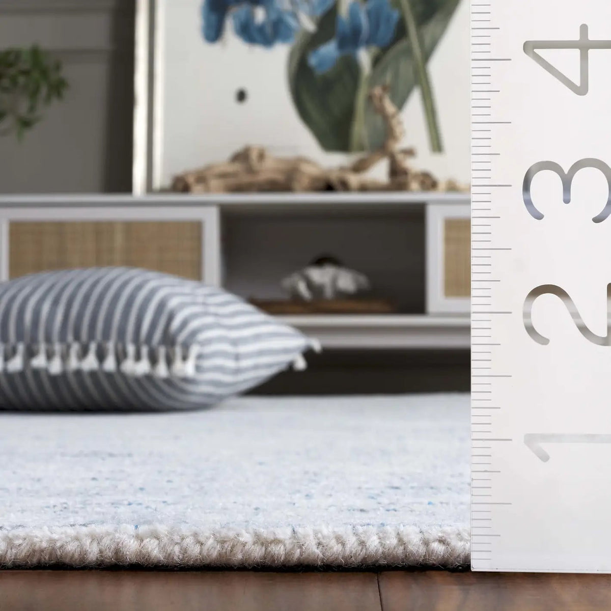 Safavieh Abstract 4'-0" x 6'-0" Rug in Blue / Grey