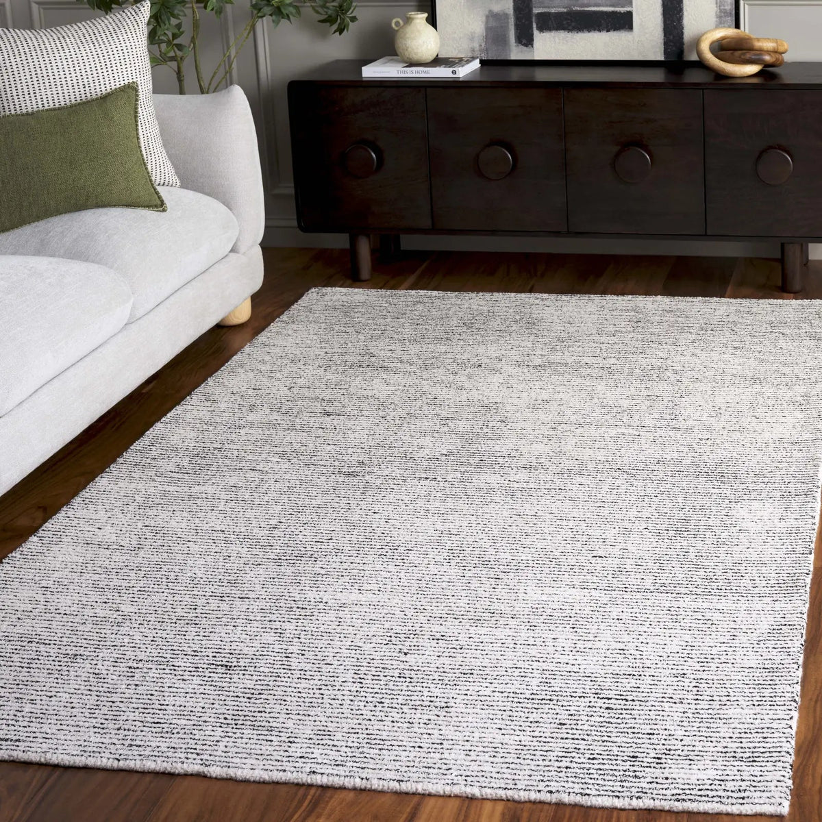 Safavieh Abstract 4'-0" x 6'-0" Rug in Ivory / Black