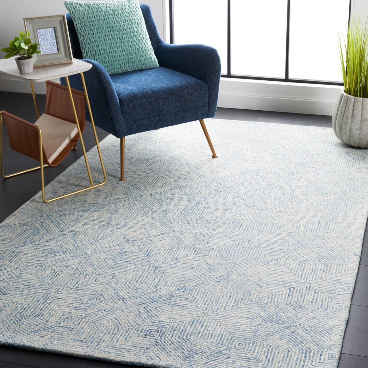 Safavieh Abstract Abt425M Blue/Ivory Rug.