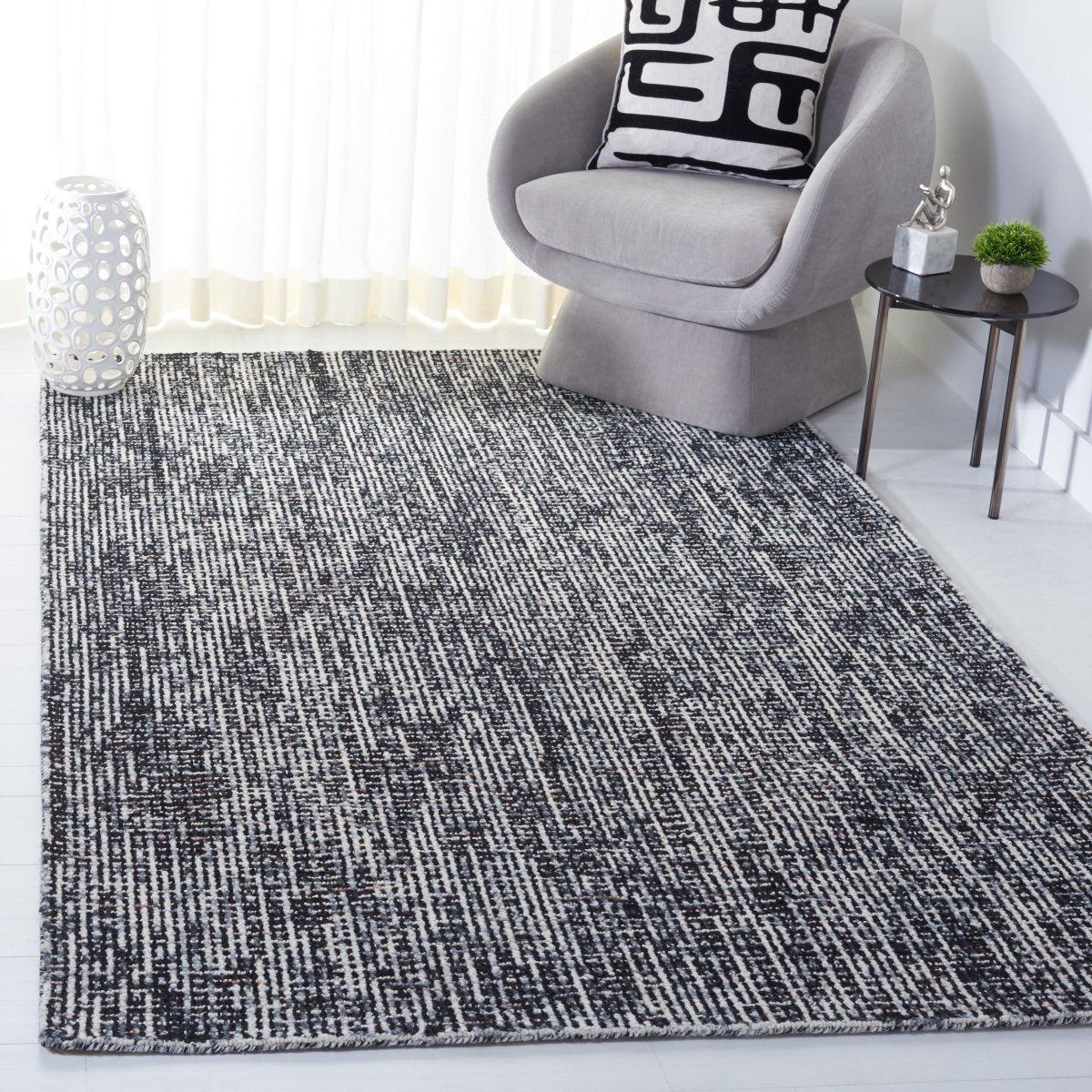 Safavieh Abstract Abt468L Black/Grey Rug.