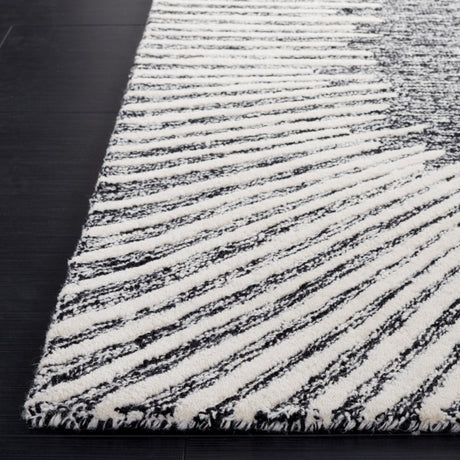 Safavieh Abstract Abt478Z Black/Ivory Rug.