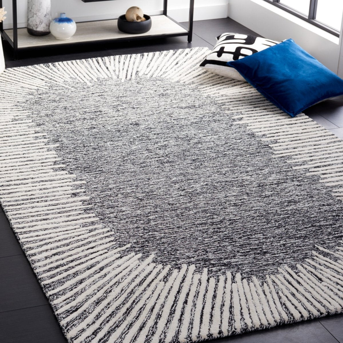 Safavieh Abstract Abt478Z Black/Ivory Rug.