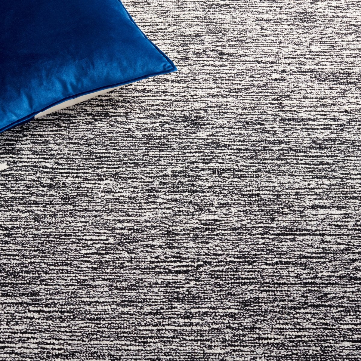 Safavieh Abstract Abt478Z Black/Ivory Rug.