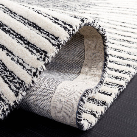 Safavieh Abstract Abt478Z Black/Ivory Rug.