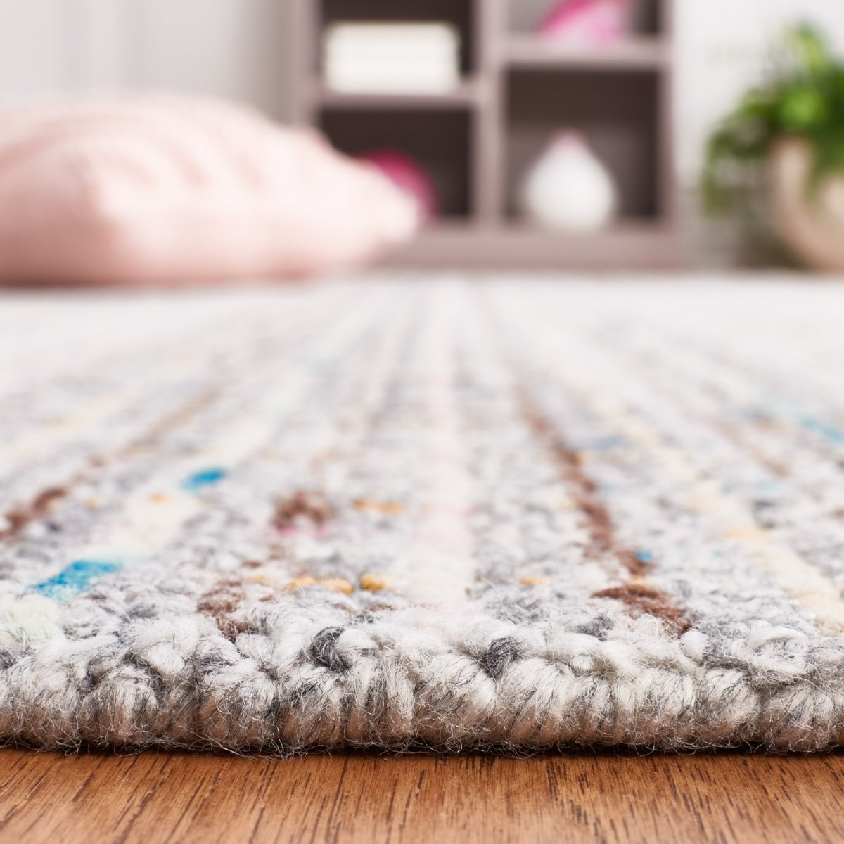 Safavieh Abstract Abt490U Pink/Brown Rug.