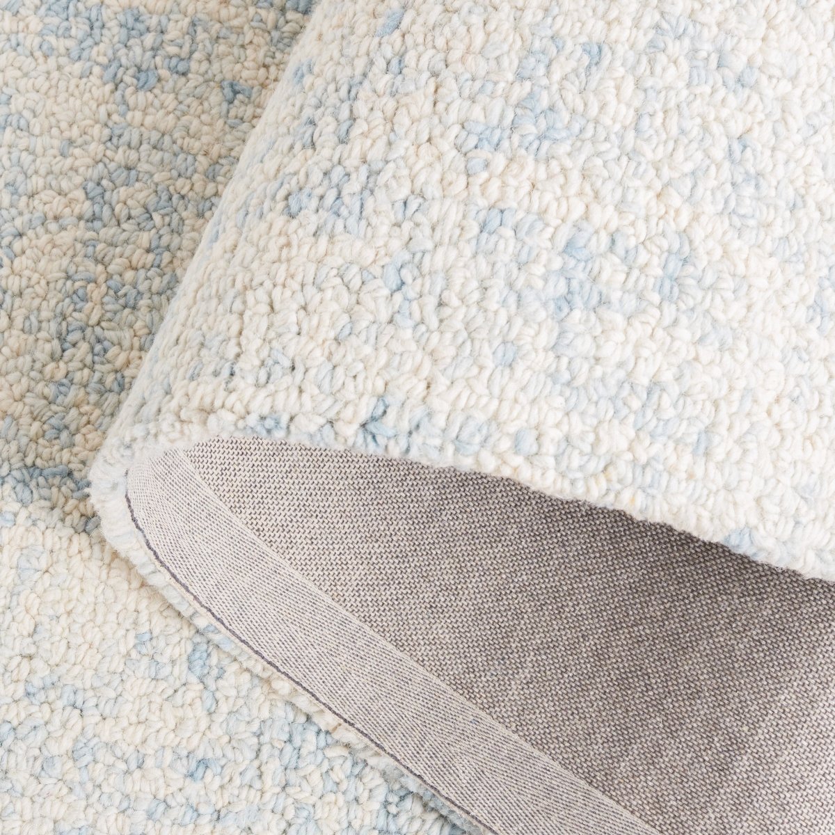 Safavieh Abstract Abt495L Light Blue/Ivory Rug.