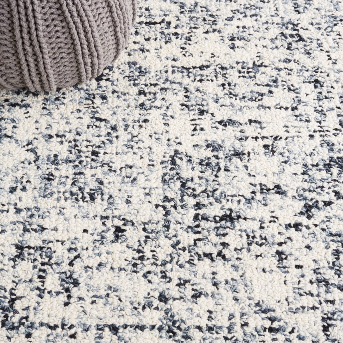 Safavieh Abstract Abt495Z Black/Ivory Rug.