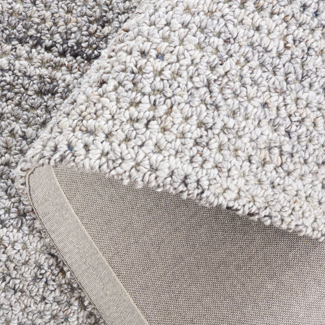 Safavieh Abstract Abt497F Light Grey Rug.