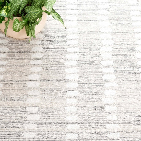 Safavieh Abstract Abt498G Silver/Ivory Rug.