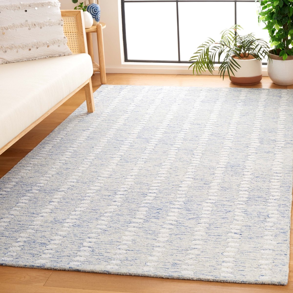 Safavieh Abstract Abt498M Blue/Ivory Rug.