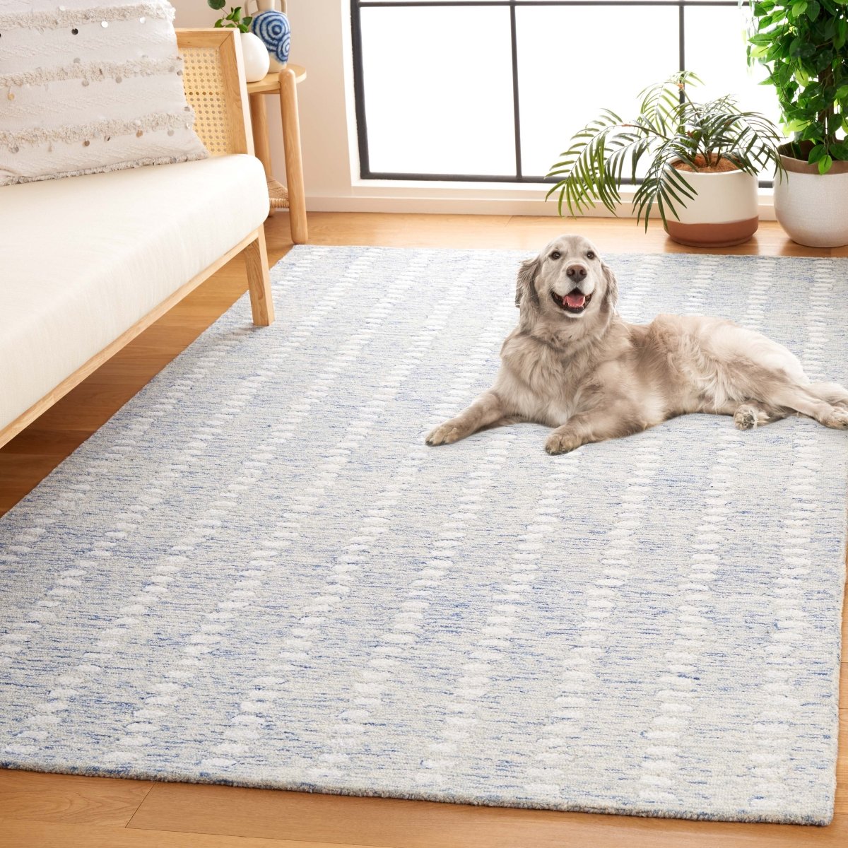 Safavieh Abstract Abt498M Blue/Ivory Rug.