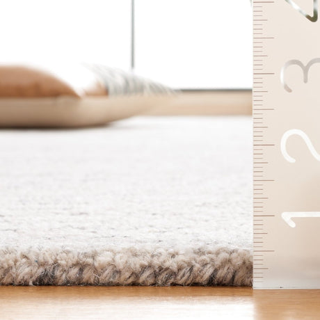 Safavieh Abstract Abt499G Silver/Ivory Rug.