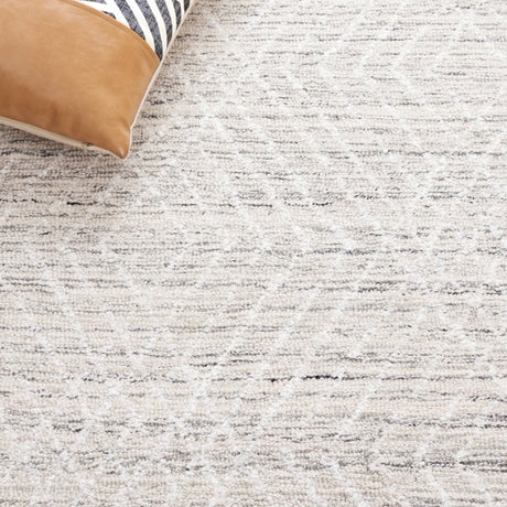 Safavieh Abstract Abt499G Silver/Ivory Rug.