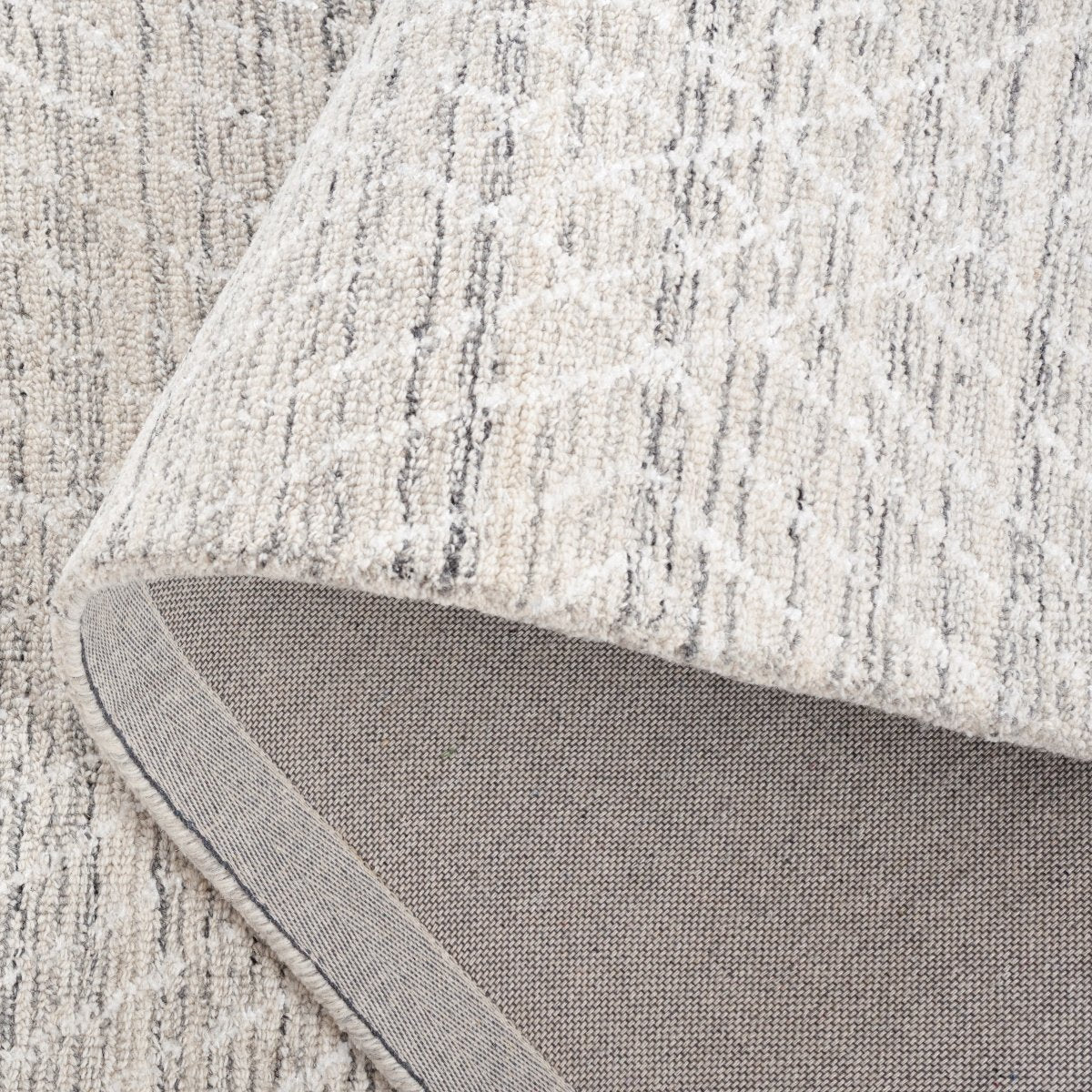 Safavieh Abstract Abt499G Silver/Ivory Rug.