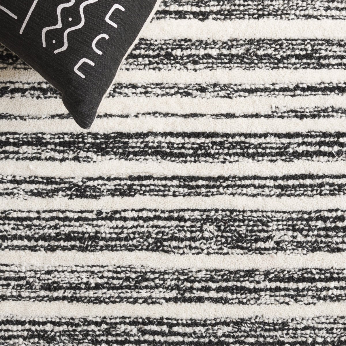 Safavieh Abstract Abt559Z Black/Ivory Rug.