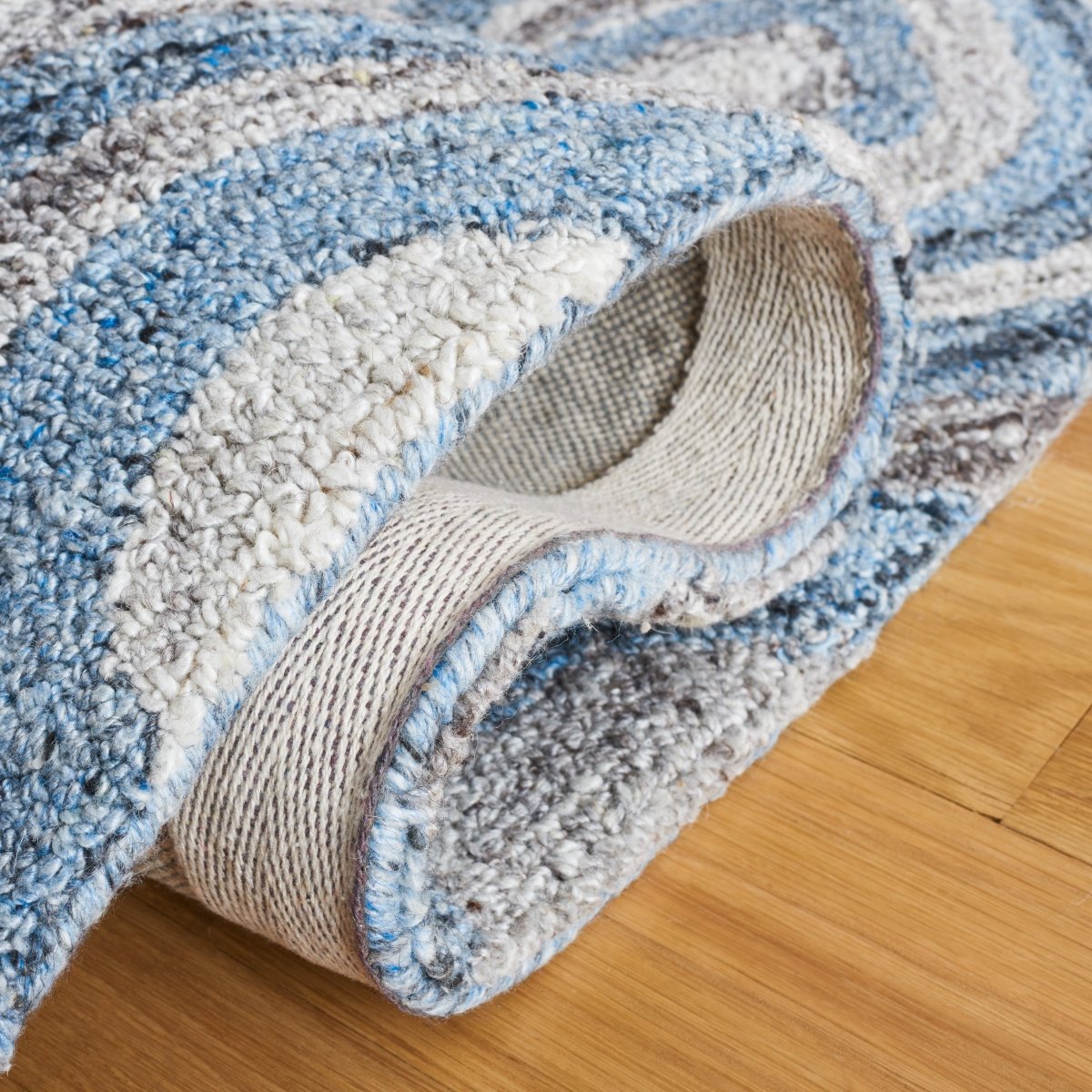 Safavieh Abstract Abt606F Grey/Blue Rug.