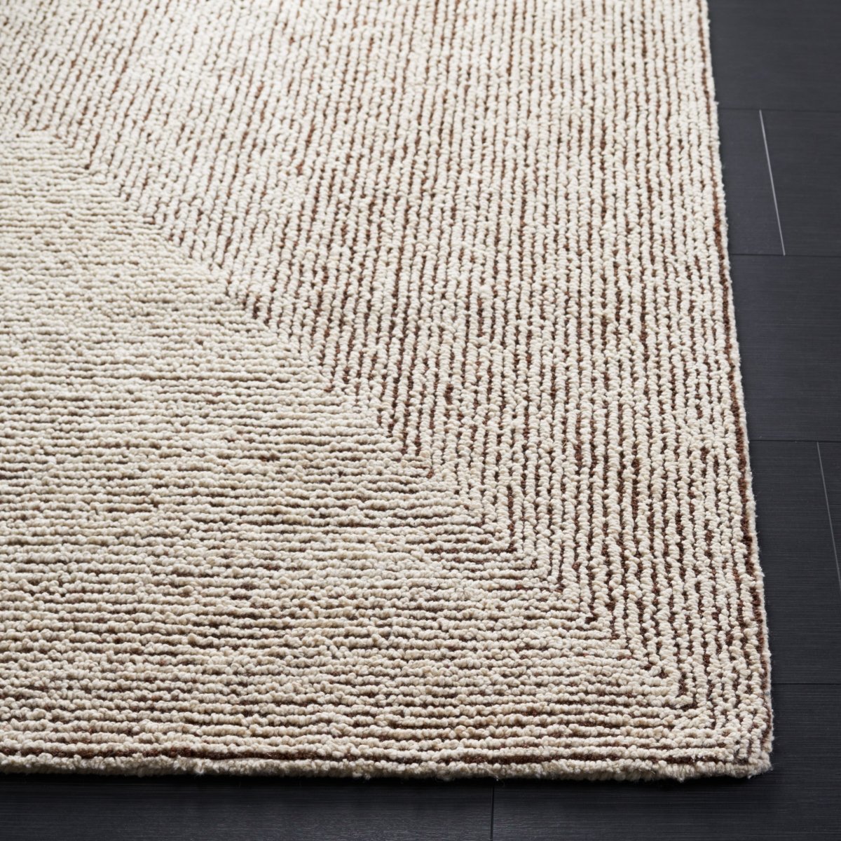 Safavieh Abstract Abt609A Ivory/Black Rug.