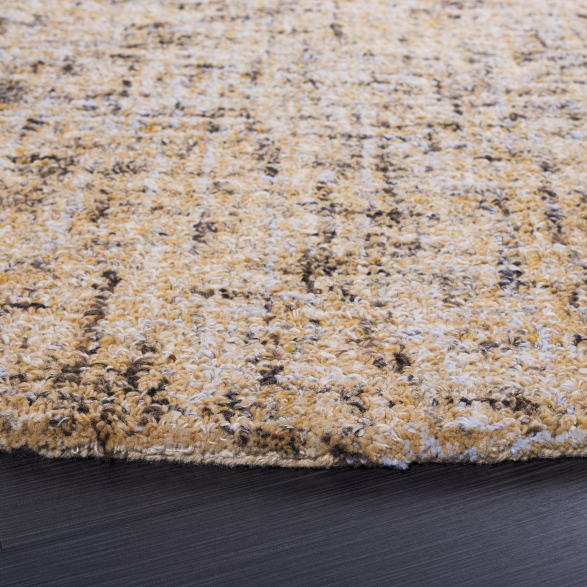 Safavieh Abstract Abt610B Beige/Gold Rug.