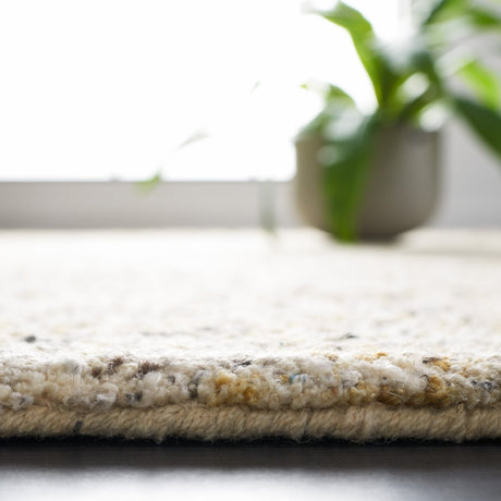 Safavieh Abstract Abt610B Beige/Gold Rug.