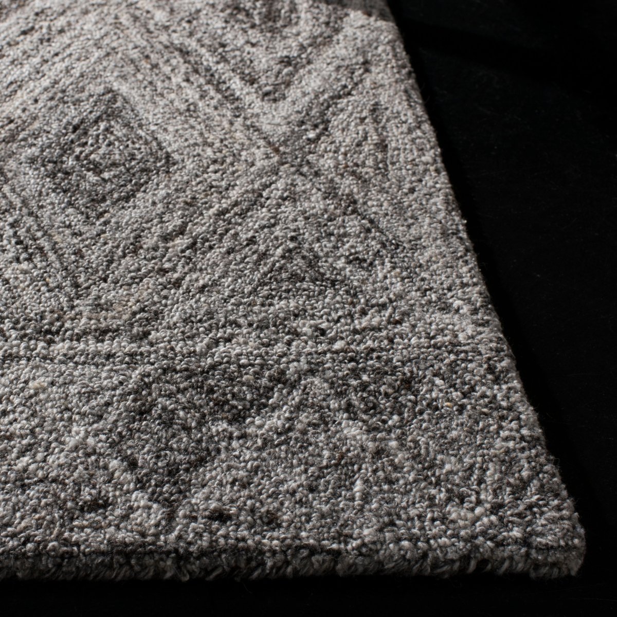 Safavieh Abstract Abt618F Grey/Black Rug.