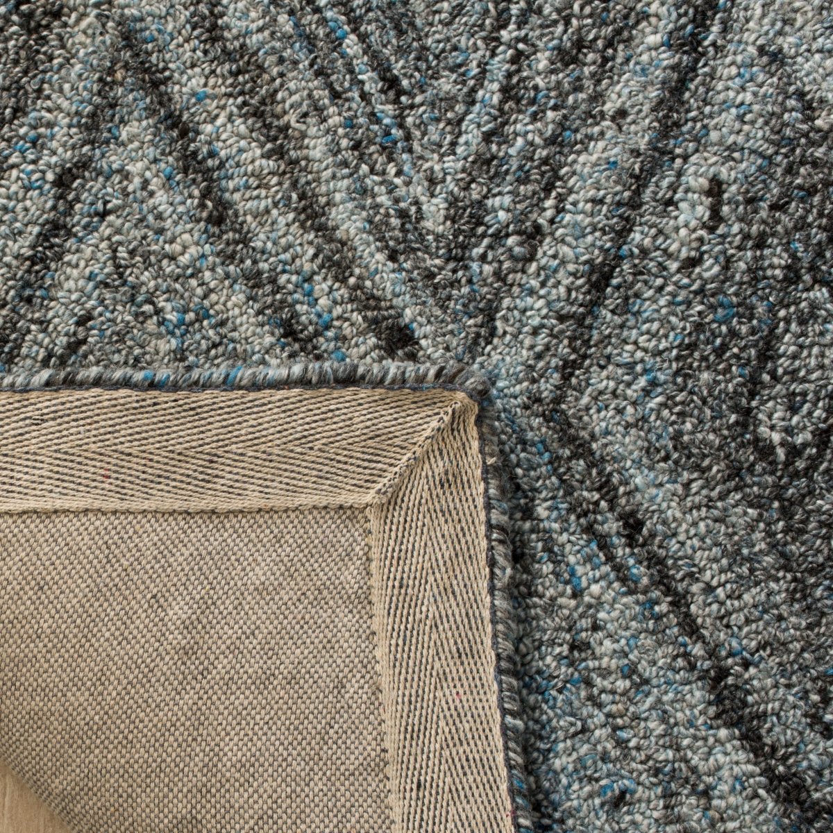 Safavieh Abstract Abt618M Blue/Black Rug.