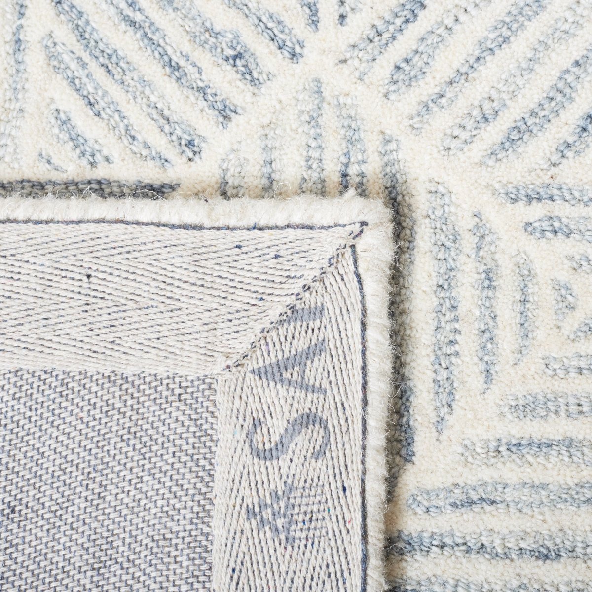 Safavieh Abstract Abt763F Grey/Ivory Rug.