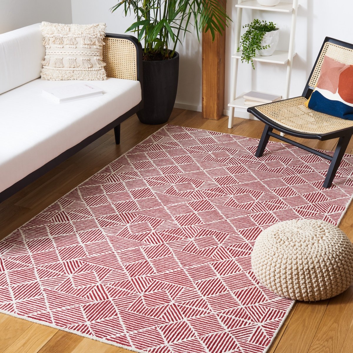 Safavieh Abstract Abt763Q Red/Ivory Rug.