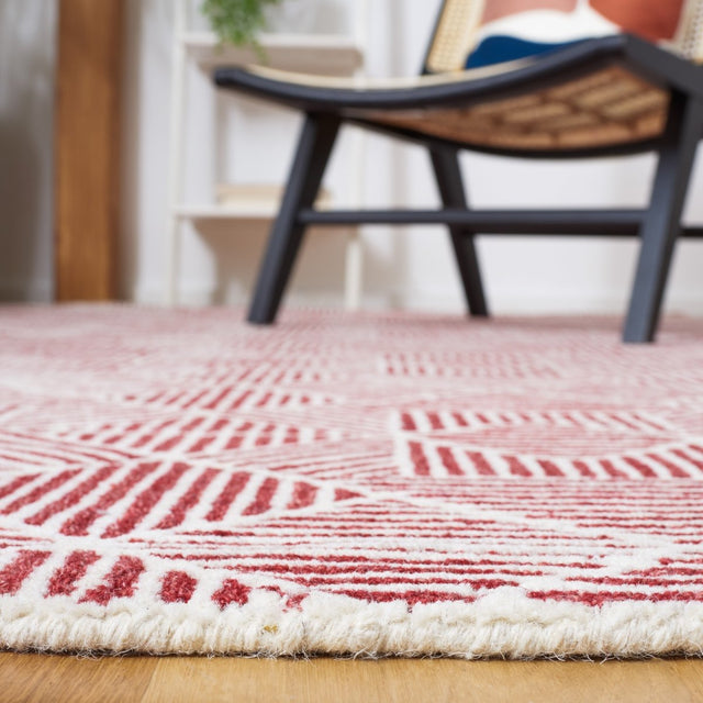 Safavieh Abstract Abt763Q Red/Ivory Rug.