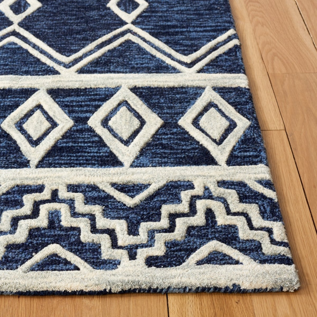 Safavieh Abstract Abt851N Navy/Ivory Rugs.
