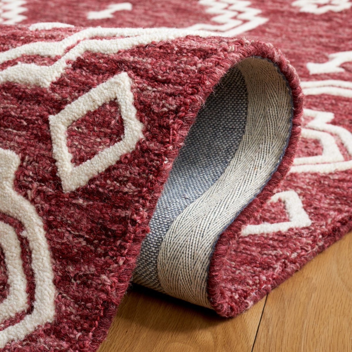 Safavieh Abstract Abt852Q Red/Ivory Rugs.