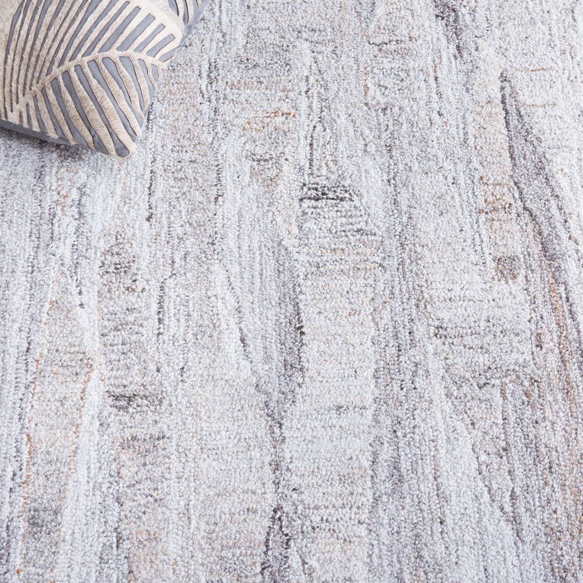 Safavieh Abstract Abt878B Beige/Brown Rug.