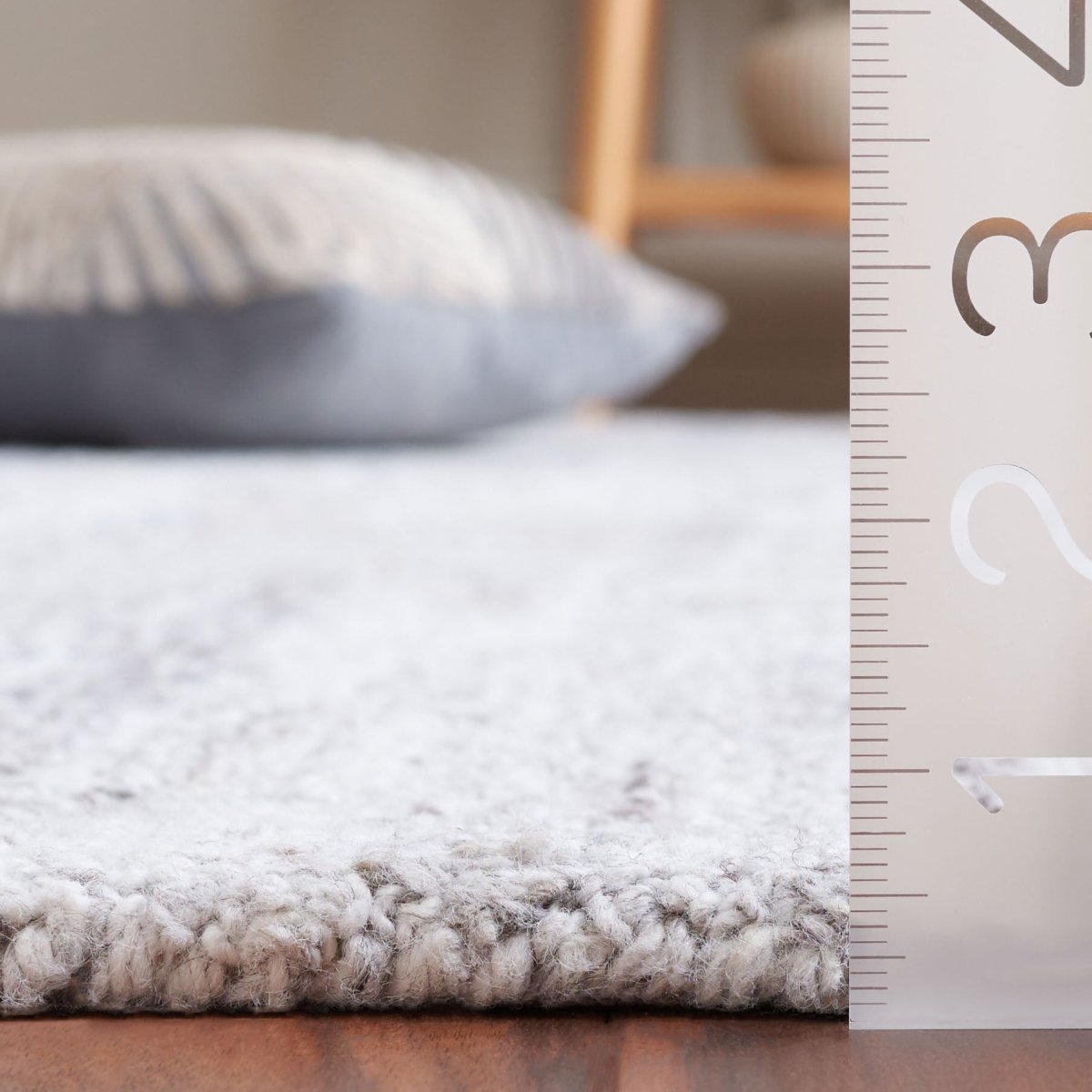 Safavieh Abstract Abt878B Beige/Brown Rug.