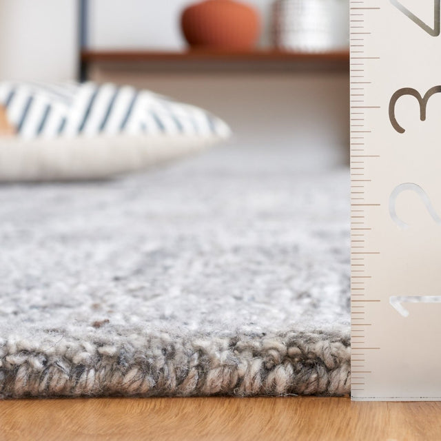 Safavieh Abstract Abt879F Grey Rug.