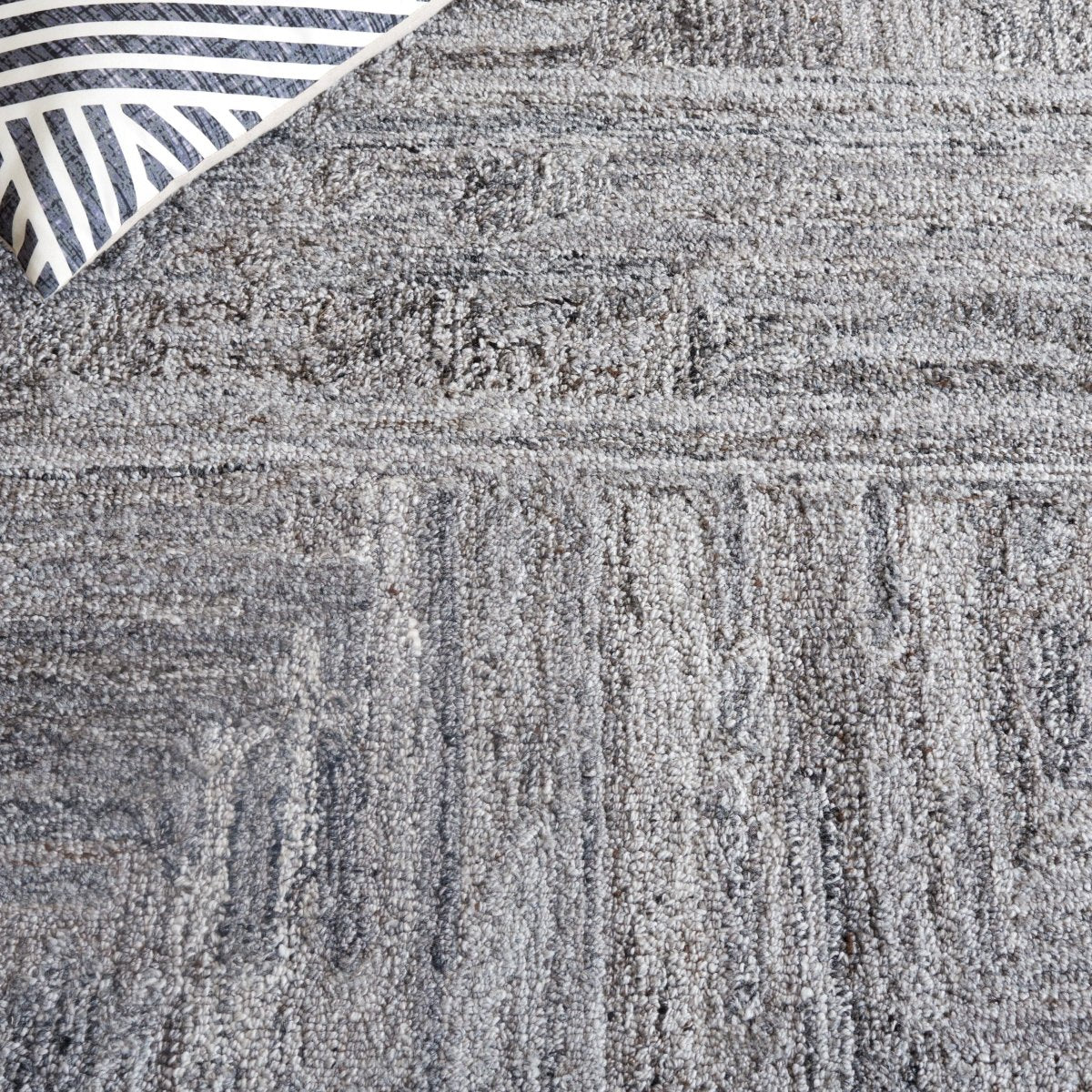Safavieh Abstract Abt879F Grey Rug.